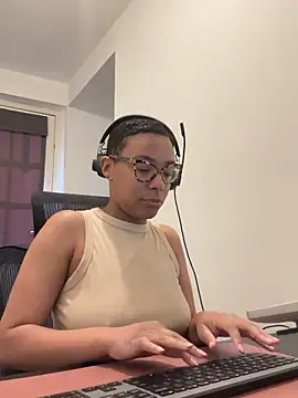 Melia Rayne online show from April 24, 9:33 am
