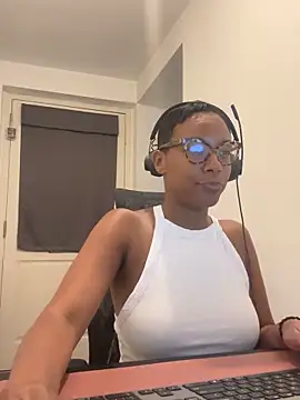 Snapshot of Melia_Rayne chatting on June 30, 9:53 am Melia Rayne online show from June 30, 9:53 am
