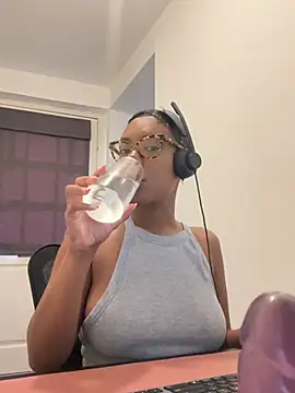 Snapshot of Melia_Rayne chatting on July 8, 9:54 am Melia Rayne online show from July 8, 9:54 am