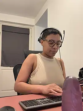 Melia Rayne online show from March 5, 10:45 am