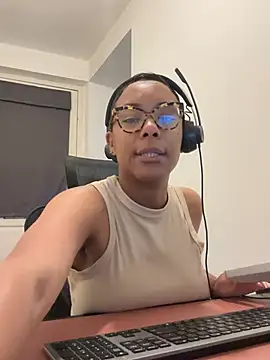 Melia Rayne online show from May 11, 9:54 am