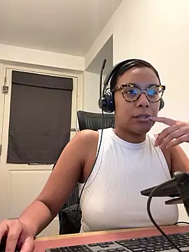 Melia Rayne online show from January 9, 11:50 am