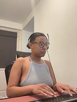 Melia Rayne online show from April 17, 9:23 am