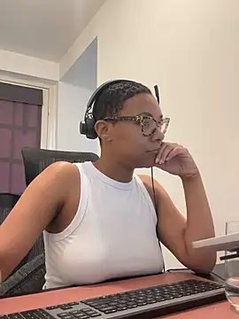 Melia Rayne online show from April 22, 9:16 am
