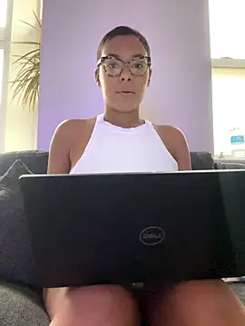 Melia Rayne online show from October 8, 10:50 am