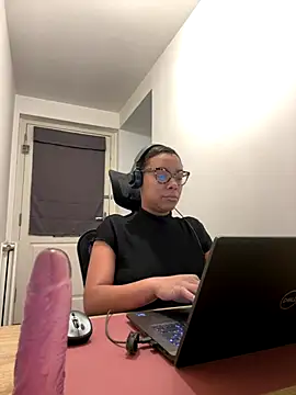 Melia Rayne online show from December 3, 10:47 am