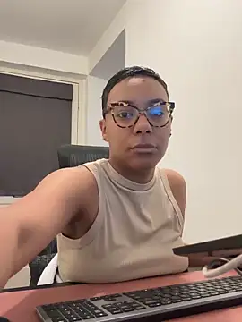 Melia Rayne online show from March 24, 10:15 am