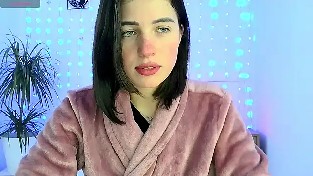 neferutt online show from November 21, 1:10 pm