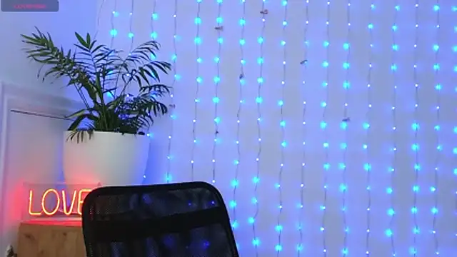 neferutt online show from January 7, 11:59 am