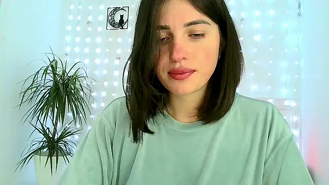 neferutt online show from November 25, 4:07 pm