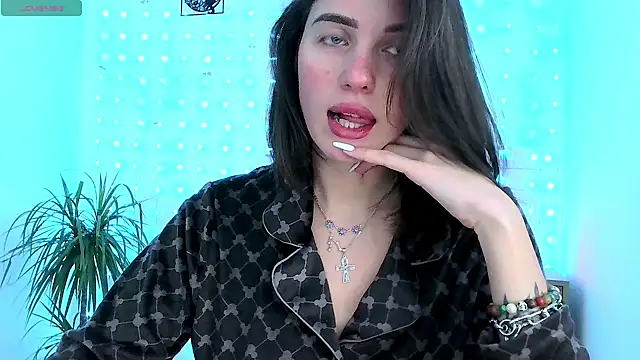 neferutt online show from November 28, 2:39 pm