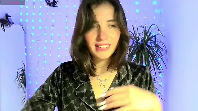 neferutt online show from November 17, 11:36 am