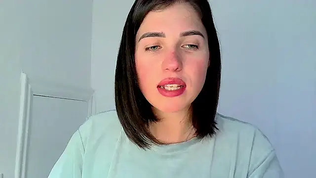 neferutt online show from November 6, 4:11 pm