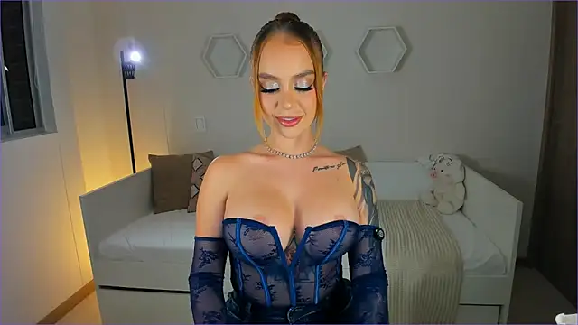 ValentinaMilann online show from March 12, 1:33 am