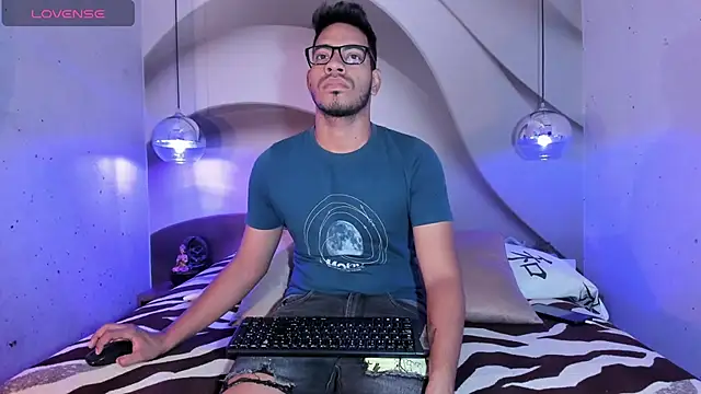 Snapshot of ETHAN_DRAVEN chatting on September 30, 6:58 pm ETHAN DRAVEN online show from September 30, 6:58 pm
