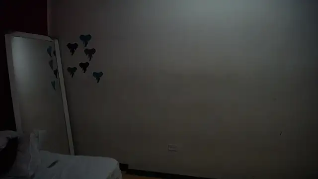 tiny sarah1 online show from February 24, 7:59 pm