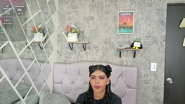 Devil AliceXo online show from April 10, 9:11 pm