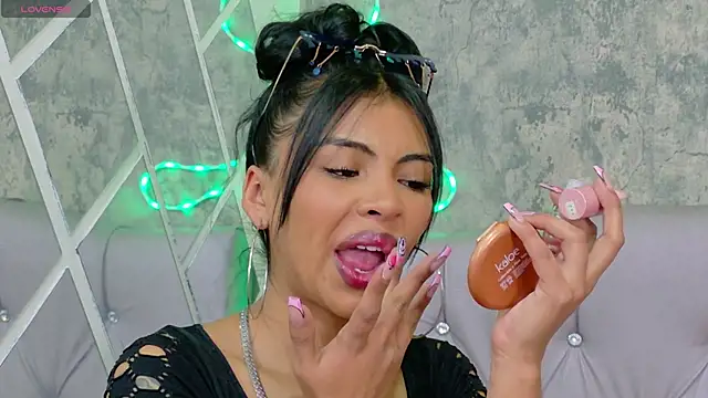 Devil AliceXo online show from November 6, 9:08 pm