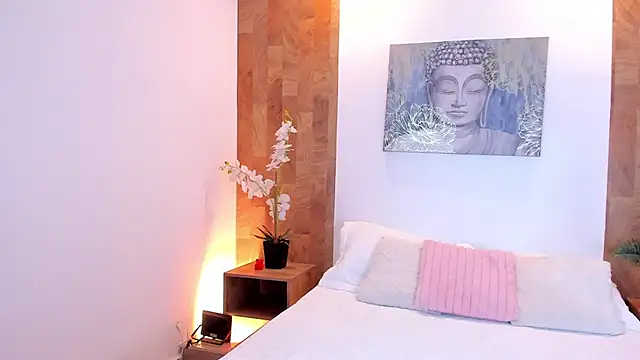 isabella winkler online show from December 4, 3:00 pm