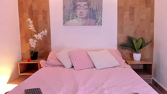 isabella winkler online show from February 9, 11:30 am