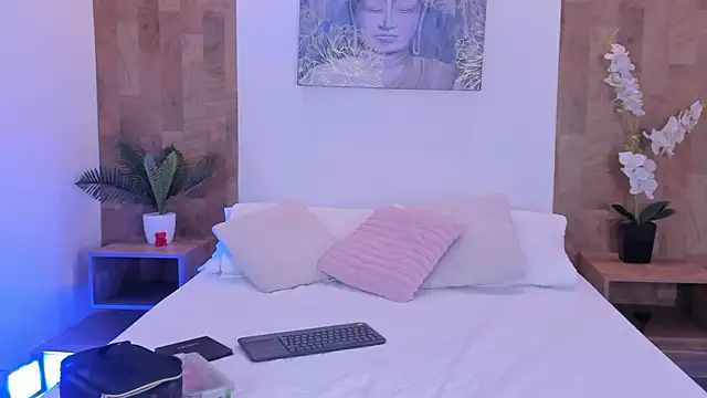 Snapshot of isabella_winkler chatting on July 7, 10:52 am isabella winkler online show from July 7, 10:52 am
