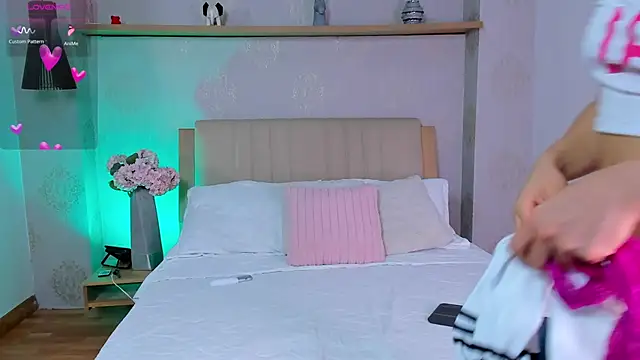 isabella winkler online show from November 16, 2:44 pm