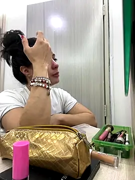 isabella winkler online show from October 30, 1:31 pm