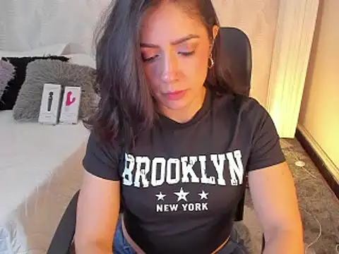 Snapshot of isabella_winkler chatting on March 22, 2:37 am isabella winkler online show from March 22, 2:37 am