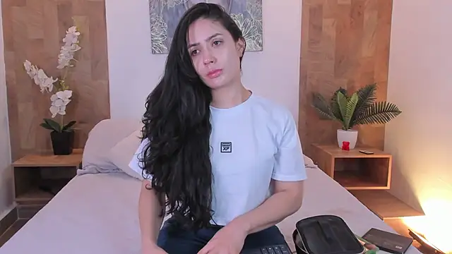 Snapshot of isabella_winkler chatting on June 15, 12:05 pm isabella winkler online show from June 15, 12:05 pm