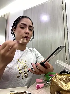 isabella winkler online show from January 8, 2:34 pm