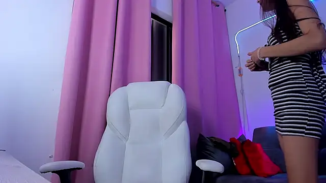 Snapshot of gaaby_foxx chatting on September 10, 1:32 pm gaaby foxx online show from September 10, 1:32 pm