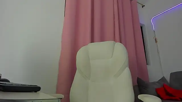 Snapshot of gaaby_foxx chatting on September 29, 1:28 pm gaaby foxx online show from September 29, 1:28 pm