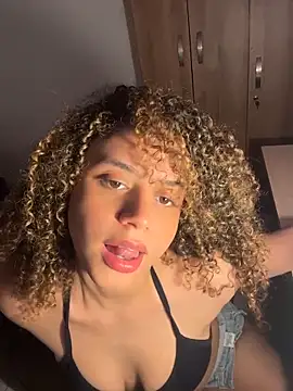 Snapshot of KittyTwerk_2 chatting on April 27, 7:56 pm KittyTwerk 2 online show from April 27, 7:56 pm
