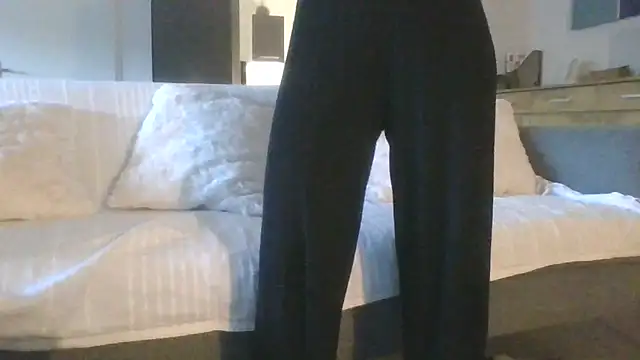 Valentinette online show from April 21, 5:25 am