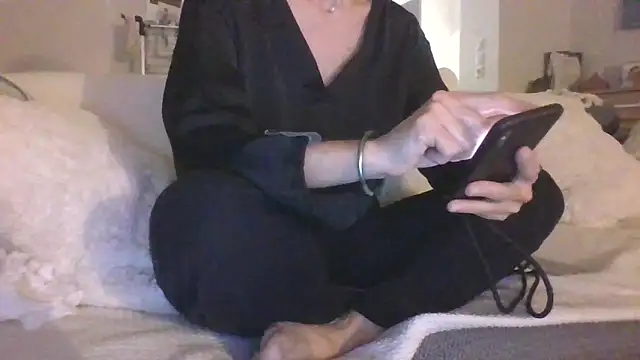 Valentinette online show from March 25, 8:08 pm