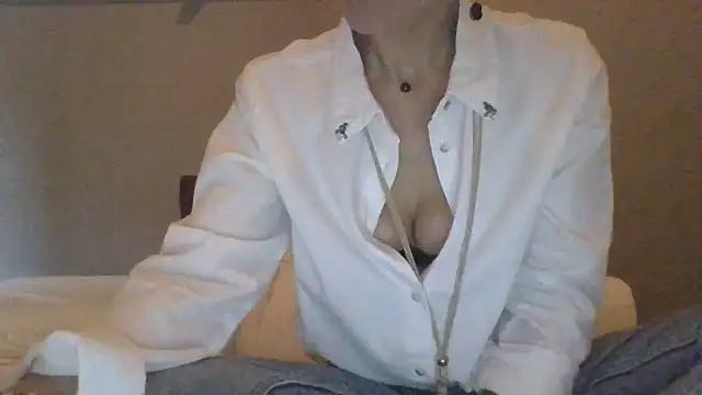 Valentinette online show from February 1, 4:16 pm