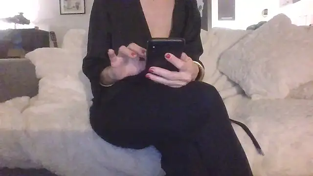 Valentinette online show from January 9, 8:05 pm