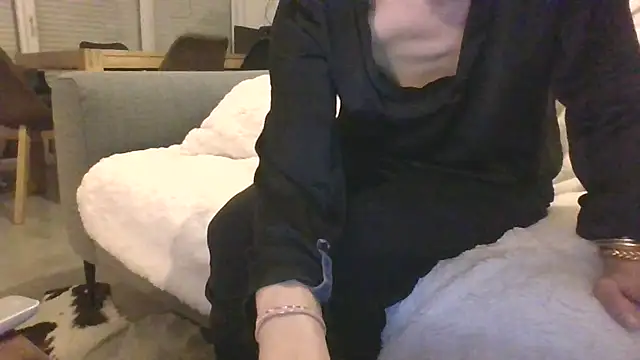 Valentinette online show from February 16, 8:40 pm