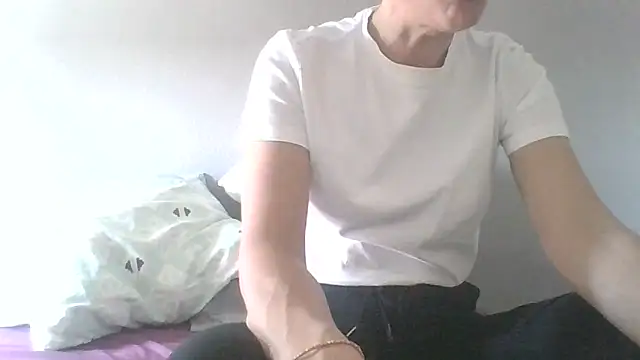 Valentinette online show from March 21, 2:10 pm