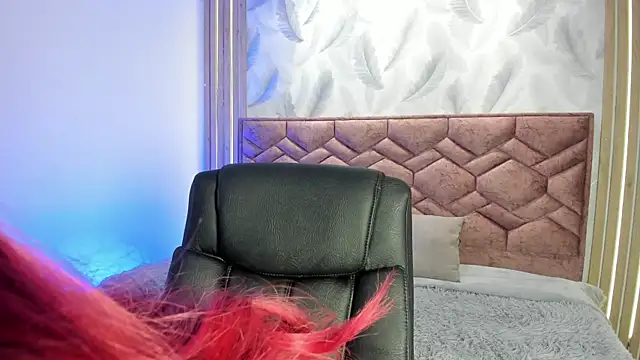 Snapshot of elaia_muller_ chatting on October 6, 10:21 pm elaia muller online show from October 6, 10:21 pm