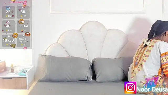 Candaceoweens online show from April 7, 4:14 am