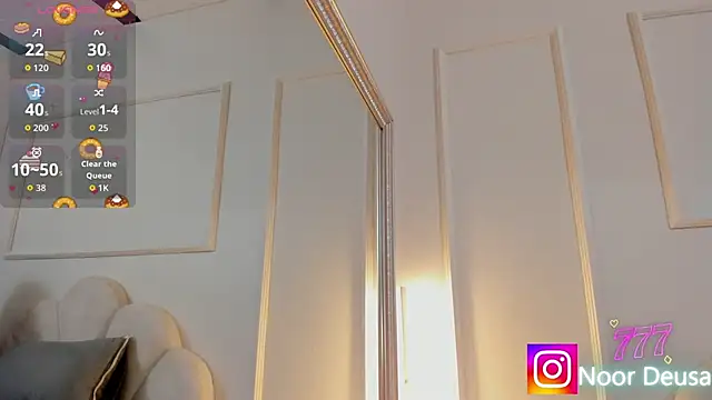 Candaceoweens online show from April 15, 3:34 am