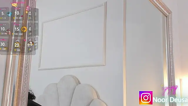 Candaceoweens online show from April 18, 3:42 am