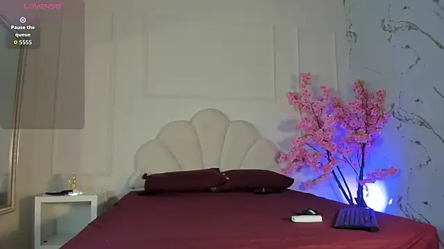 Candaceoweens online show from November 1, 3:46 am