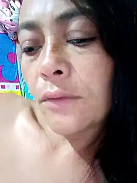 Snapshot of sarayulith chatting on June 7, 11:15 am sarayulith online show from June 7, 11:15 am