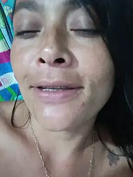 Snapshot of sarayulith chatting on July 10, 2:44 am sarayulith online show from July 10, 2:44 am