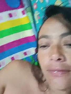 Snapshot of sarayulith chatting on July 11, 12:49 pm sarayulith online show from July 11, 12:49 pm