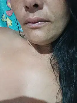 Snapshot of sarayulith chatting on June 11, 10:45 am sarayulith online show from June 11, 10:45 am