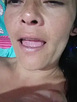 Snapshot of sarayulith chatting on July 17, 3:42 pm sarayulith online show from July 17, 3:42 pm