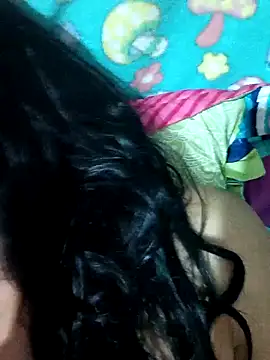 Snapshot of sarayulith chatting on May 7, 9:23 am sarayulith online show from May 7, 9:23 am